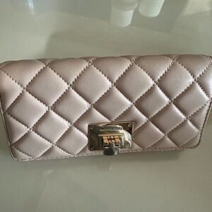 Good UC Michael Kors quilted leather wallet